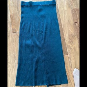 Uniqlo green midi skirt, size medium